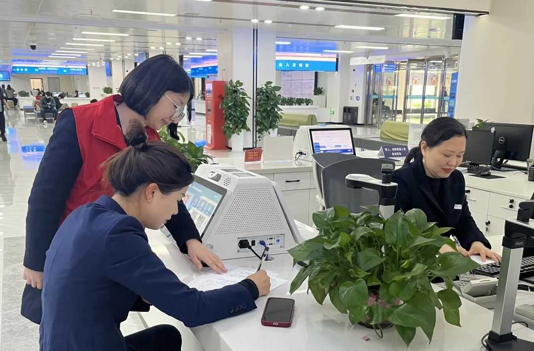 27586小时！雨花市民之家“花花帮”志愿服务暖心便民